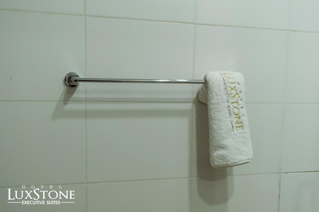 Luxstone Executive & Suites La Paz Esterno foto