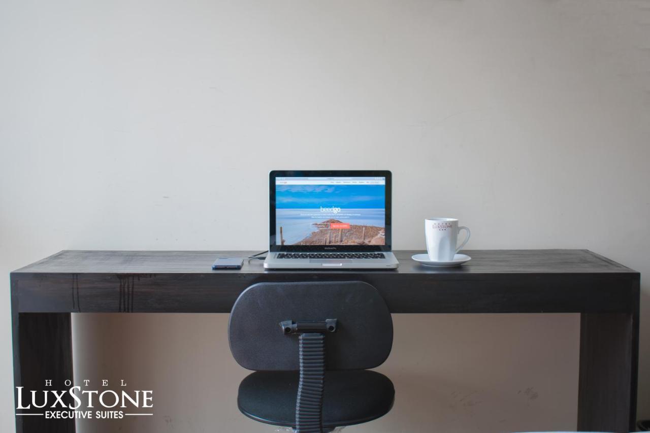 Luxstone Executive & Suites La Paz Esterno foto