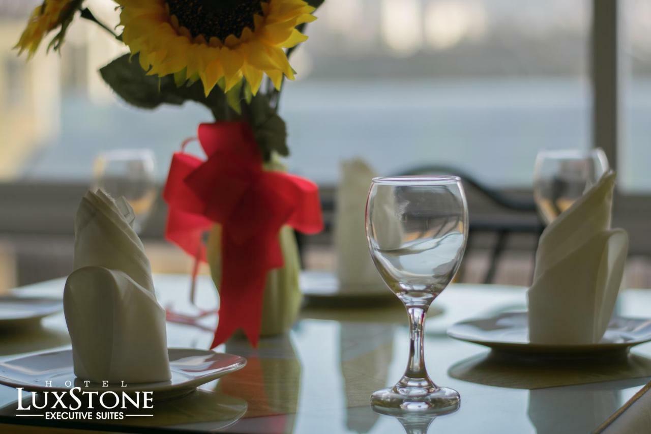 Luxstone Executive & Suites La Paz Esterno foto
